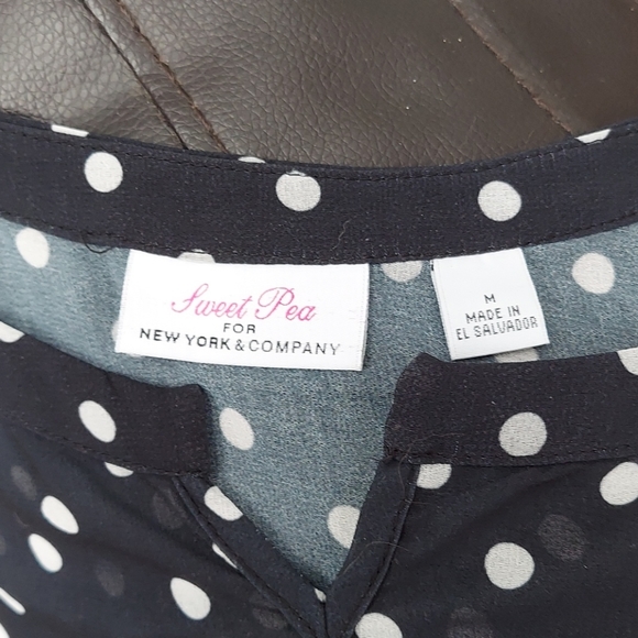 New York & Co., cold shoulder blouse size M - Picture 2 of 3